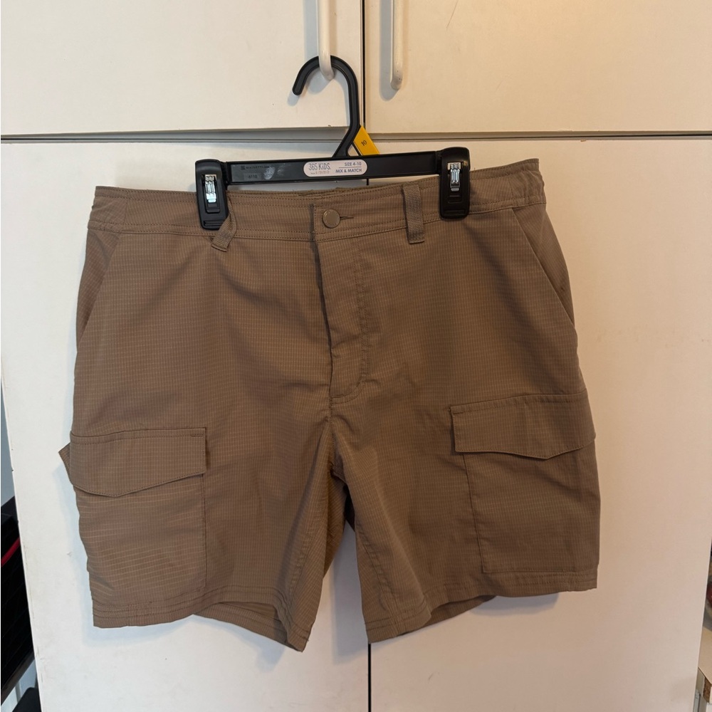 Duluth Trading Co Women's Brown Cargo Shorts